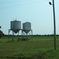 Dual silos off U.S. 65, Ватер Валли