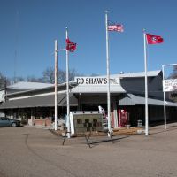 Ed Shaws Restaurant & Gift Shop, Tennessee Highway 22, near Shiloh National Military Park, Tennessee, Коссут