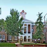 Marshall County Courthouse - Built 1870 - Holly Springs, MS, Коссут