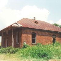 abandoned brick house, Natchez Ms, scanned 35mm (8-9-2000), Натчес