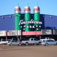 Tinseltown Movie Theater., Пирл
