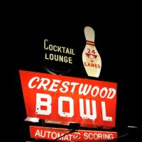 Crestwood Bowl, Дес Перес