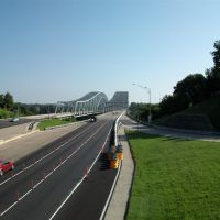 bridges over Missouri River, construction started on walkway on east side of northbound, Jefferson City, MO, Джефферсон-Сити