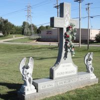 angels on headstone, Riverview Cemetery, Jefferson City, MO, Диксон