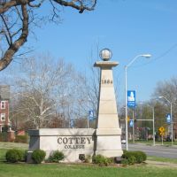 Cottey College entrance marker on eastbound West Austin Blvd., Невада