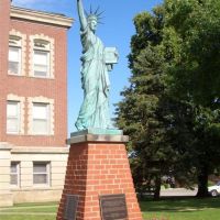 statue of liberty replica, Leon, IA, Олбани (Генри Кантри)