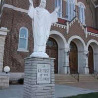 Christ of the Highway statue, Immaculate Conception Church, Jefferson City, MO, Пагедал
