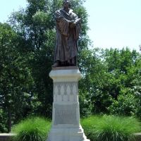 Luther Statue, Ричмонд Хейгтс