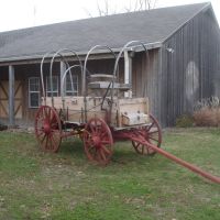 Covered wagon outside the Pony Express Museum, Сент-Джозеф
