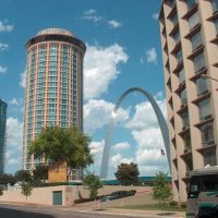 Millenium Hotel & Gateway Arch - Saint Louis - MO, Сент-Луис