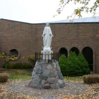Our Lady of Lebanon, Flint, Бичер