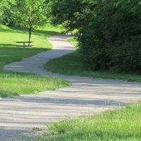 Paved trail in Placid Way Park, Ann Arbor, Варрен