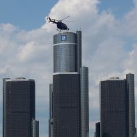 Helicopter over GM Renaissance Center, Detroit, MI, US, Детройт