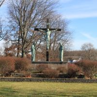 Crucifix at Saint John the Baptist Catholic Cemetery, Ypsilanti, Michigan, Ипсиланти