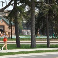 Jogging through campus, Ист-Лансинг