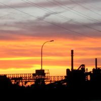 gritty sunset over Ford Rouge Plant, Мелвиндейл