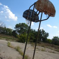 Used to be basketball courts (Crystal Lake Park, Pontiac, MI), Понтиак