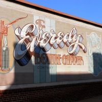 The Everedy Bottle Capper Company mural, S East St, Frederick MD, Фредерик