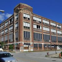 Lebow Clothing Factory (former Crown Cork & Seal machine shop), Балтимор