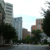 Intersection Woodmont Avenue at Edgemore Lane, Bethesda, MD, USA, Бетесда