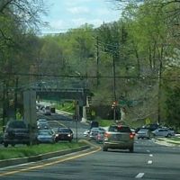 Crescent Trail over Massachusetts Avenue, Bethesda, Maryland, USA, Брукмонт