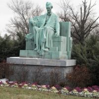 green Abraham Lincoln with cabbages, Коттедж-Сити