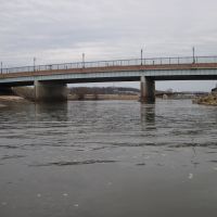 The route 1 bridge from upriver, Коттедж-Сити