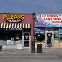 Pizans Pizza & York Liquors, Таусон