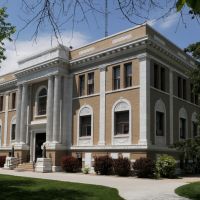 Sherman Co. Courthouse (1920) Loup City, Neb. 5-2010, Битрайс