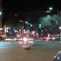 Nighttime in downtown Lincoln, Nebraska, at the intersection of O St. (U.S. Route 34) and 11th St., viewing east-north-easterly., Линкольн