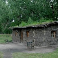 Replica of a Pioneer Sod House. Seen in Gothenburg Nebraska., Хастингс