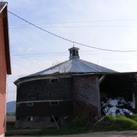 Back of the round barn, Вудсвилл