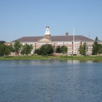 Portsmouth Middle School and South Mill Pond, Портсмоут