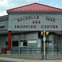 Rochelle Park 444 Shopping Center, Парамус