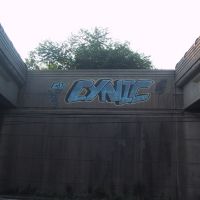 Graffiti under the Route 287 bridge on Route 27, Эдисон