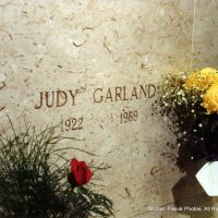 Judy Garland. Ferncliff Cemetery and Mausoleum, Ардсли