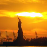 Statue of Liberty Light up the Sky, Батавиа