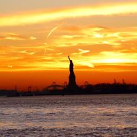 Lady Liberty viewed from Battery Park, New York City: December 28, 2003, Бэйберри