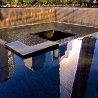 Reflection at the 9/11 Memorial, Вест-Айслип