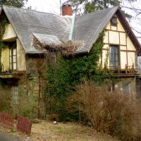 John Burroughs house, "Riverby," 1873; Tudor Cottage in half-timber, ДеВитт