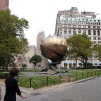 New York - Battery Park - The Sphere of the World Trade Center by Fritz Koenig, Депев