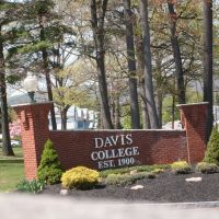 Entrance to Davis College, Джонсон-Сити
