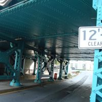 Under bridge clearance. Yonkers.NY, Йонкерс
