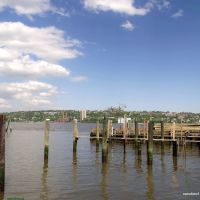 Ramifíquese! Visite los Árboles,del Hudson. Even if not we realize, the Hudson touches our lives every day., Йонкерс