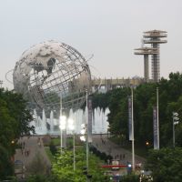 Unisphere and Observatory towers in Flushing Meadows-Corona Park, Корона