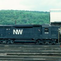 Norfolk and Western Railway EMD GP30 No. 559 at Oneonta, NY, Онеонта