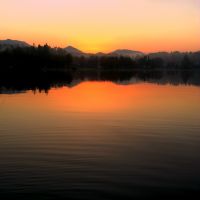 Lake Flower, sunrise 7am, oct 5, 2012., Саранак-Лейк
