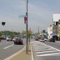 Beautiful Queens Blvd in the spring in New York., Элмхарст