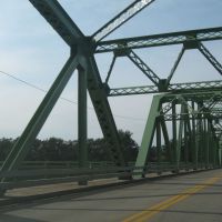 The green bridge that connects Vestal to Endicott, Эндикотт