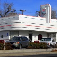 former Phillips 66 gas station, now 66 Diner, Historic Route 66, 1405 Central Avenue Northeast, Albuquerque, NM, style: Streamline Moderne, Альбукерк